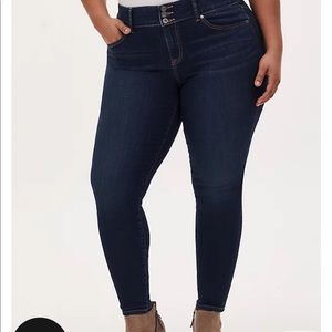 Torrid dark wash jeggings. Brand new with tags. Cute